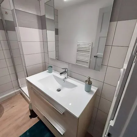 Apartment Appartemement F2 Refait A Neuf Hyper Centre