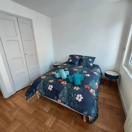 Apartment Appartemement F2 Refait A Neuf Hyper Centre Coutances